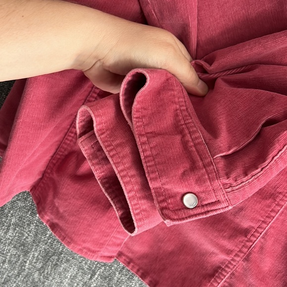 Vintage Cotton Ginny!! Pink corduroy “pearl” button shirt - Picture 7 of 13